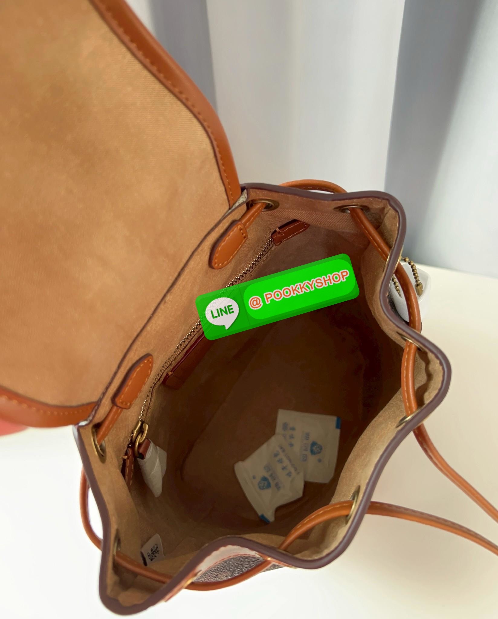 NEW ARRIVAL! **สินค้าเข้าใหม่** COACH HARPER BACKPACK WITH HORSE AND CARRIAGE PRINT ((CAM31)) 🔖พร้อมส่งใหม่ล่าสุด! กระเป๋าสะพายมีหูหจับด้านบน ที่สามารถพกพาไปไหนมาไหนได้ตลอดเวลา หนังแท้อย่างดีนิ่มสวย((หนังไม่แข็งทื่อนะคะ))ตัวกระเป๋าปริ้นท์ลายรถม้าอ