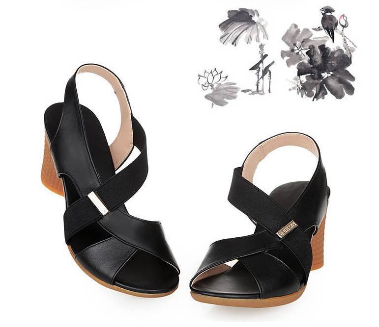 รองเท้าส้นสูงดีไซน์สวยเรียบหรูสวมใส่สบาย วัสดุ pu เนื้อหนานุ่มคุณภาพดี แต่งสายยางยืดด้านหน้าเพิ่มความยืดหยุ่นในการสวมใส่ ส้นสูง 2.5" ตัวพื้นผลิตจากยางพาราเหนียวหนึบยึดเกาะกันลื่นได้ดี ดีไซน์มาให้สำหรับทุกวัย ทรงแน่นใช้งานแข็งแรงคุ้มราคาค่ะ รูปถ่ายจาก