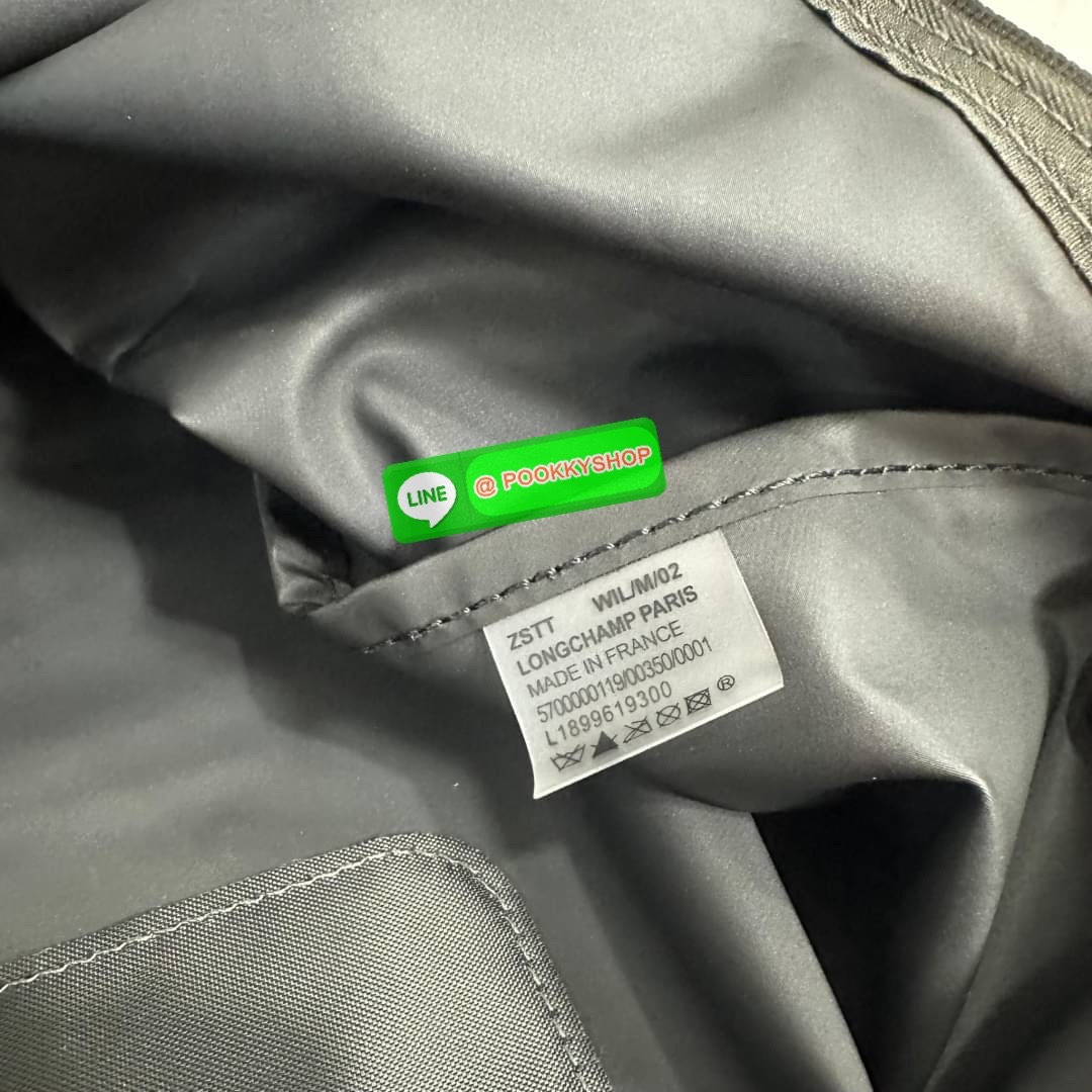 LONHGCHAMP LE PLIAGE ORIGINAL L TOTE BAG 🔖กระเป๋าสะพายไหล่ Le pliage ใบใหญ่ เรียบง่ายจุของได้เยอะ สามารถเก็บเอกสารหรือแล็ปท็อปได้คะ 🔖วัสดุ:ไนลอนเคลือบ 🔖เปิด-ปิดด้วยซิป ภายในกว้าง มีช่องลับแยกคะ 🔖สามารถพับเก็บได้พกพาสะดวกคะ