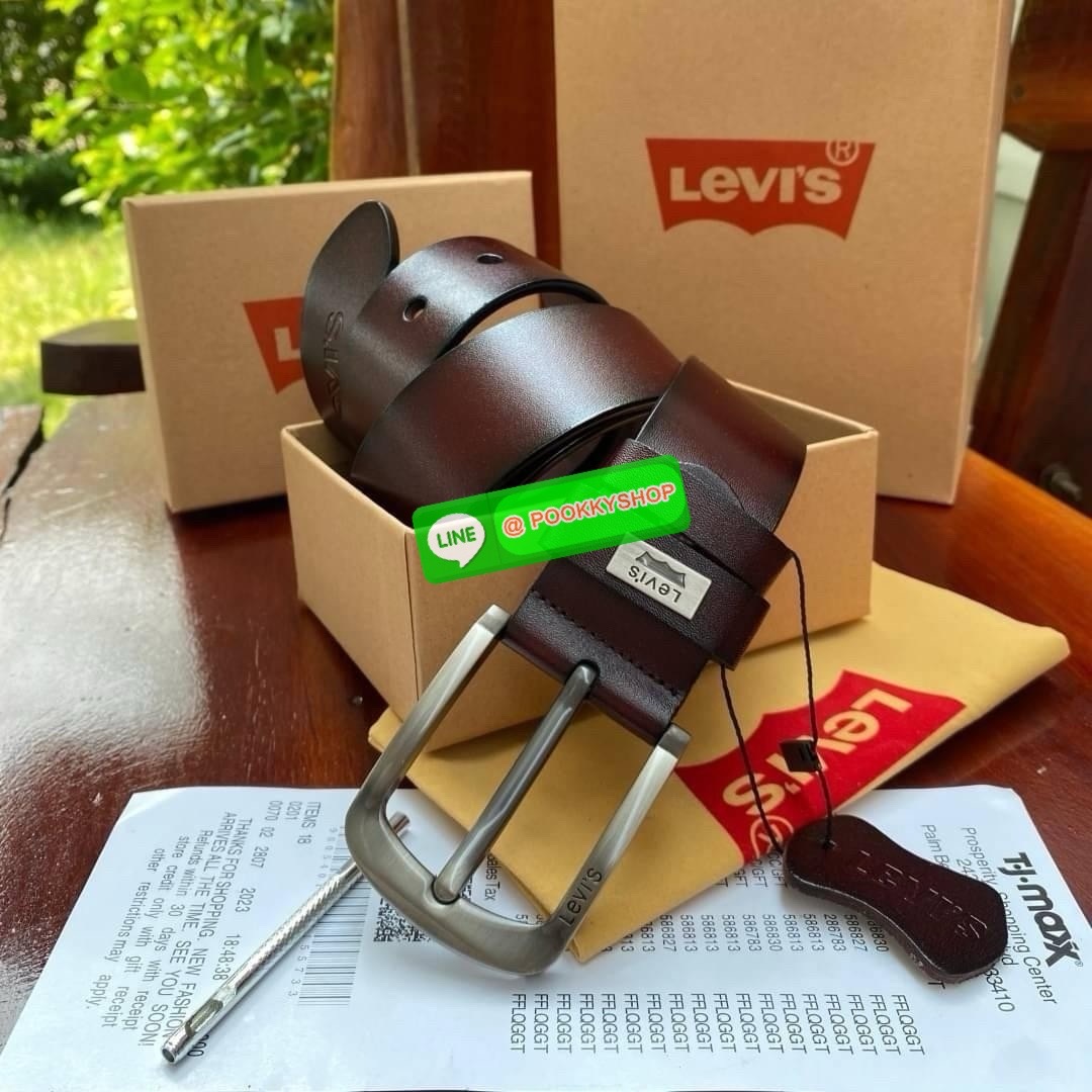 Levi’s Belt set ชุดเข็มขัดที่มาแบบfull set สามารถส่งมอบเป็นของขวัญสำหรับคุณผู้ชาย หัวเข็มขัดอะไหล่เงินรมควันสามารถหมุนได้ สลับใช้ได้ทั้งสองด้าน เสมือนซื้อ1ได้ถึง2สไตล์ ความยาวสายรวมหัวเข็มขัด 50นิ้ว มาพร้อมที่เจอะรูเข็มขัดค่ะ