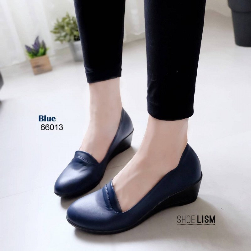 งานขายดี มาเพิ่มครบสี พร้อมส่งจร้า!! รองเท้าคัชชูด้านในบุนวมนิ่มเว่อร์!! เพื่อสุขภาพเท้า ด้านหน้าจะเย็บขอบกันกัด ด้านในบุนวมทั้งพื้น เดินนิ่มสบายมากค่ะ ต้องลอง!