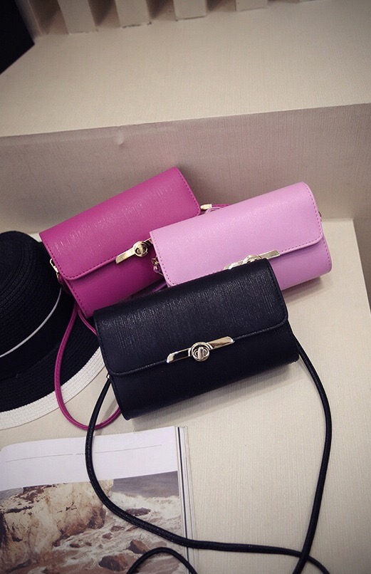 กระเป๋าสตางค์ กระเป๋าคลัชมือ กระเป๋าสะพายข้าง สีดำ เนื้อสวย เรียบหรู คุณหนูมากๆคะ size :ยาว19*สูง12*หนา 6cm