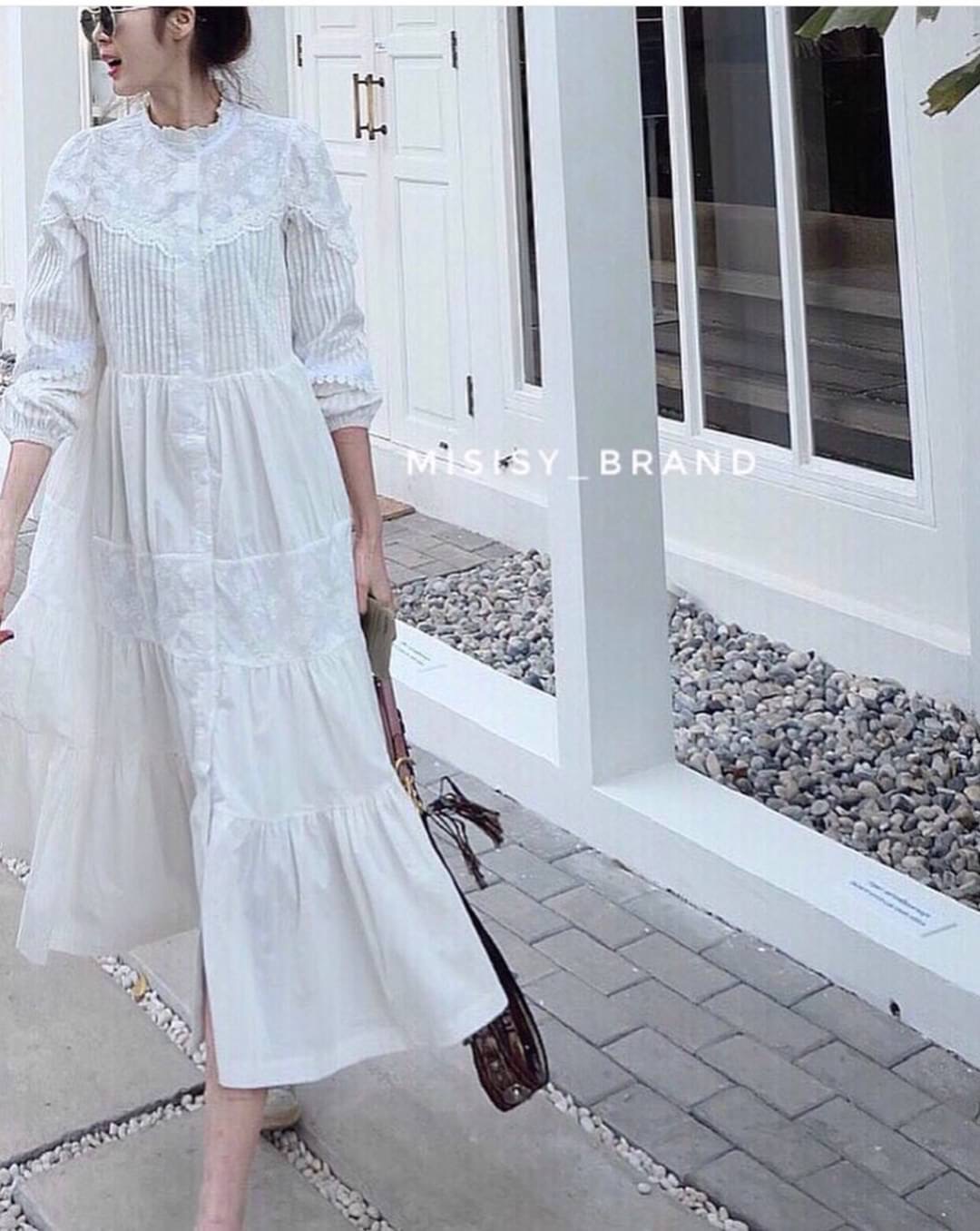 💗CHERISH COLLECTION 💗 มินิเดรสลูกไม้แขนยาวสไตล์สาวเกาหลี เนื้อผ้าคอตตอนอย่างดี ซับในทั้งชุด กระดุมแกะได้จริง ใส่ทรงปล่อยก็น่ารัก หรือ ผูกโบว์ที่เอวโชว์หุ่นสวยๆก็ดูดี เนื้อผ้าดีเกินราคา CF ด่วนๆเลยคร่าาา