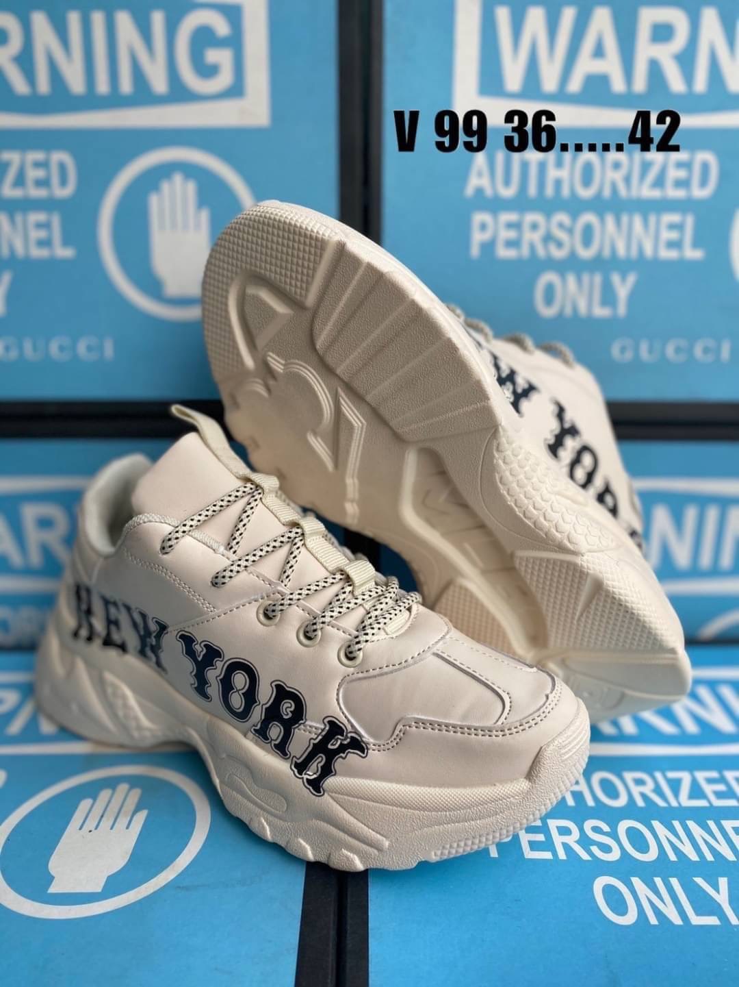 พร้อมส่ง รองเท้าผ้าใบก็อปแบรนด์ NY กุชชี่ เสริมส้น หนังนิ่ม งานสวยมากกกคะ พื้นแบรนด์