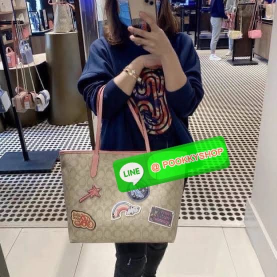 Coach DISNEY X COACH CITY TOTE IN SIGNATURE CANVAS WITH PATCHES (COACH C3724) IM/LIGHT KHAKI MULTI