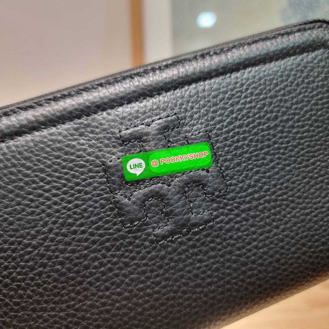 🔆 Model TORY BURCH THEA MULTI GUSSET ZIP CONTINENTAL WALLET 🔆 Details กระเป๋าสตางค์ใบยาวเบสท์เซลเลอร์ ขนาดกำลังพอเหมาะ ดีไซน์เรียบหรู รูดเปิด-ปิดด้วยซิป ภายในแบ่งสัดส่วนไว้ดี ใส่บัตรได้เยอะ ใส่ธนบัตรได้ มีช่องซิปแยกใส่เหรียญได้หรือจะใส่โทร