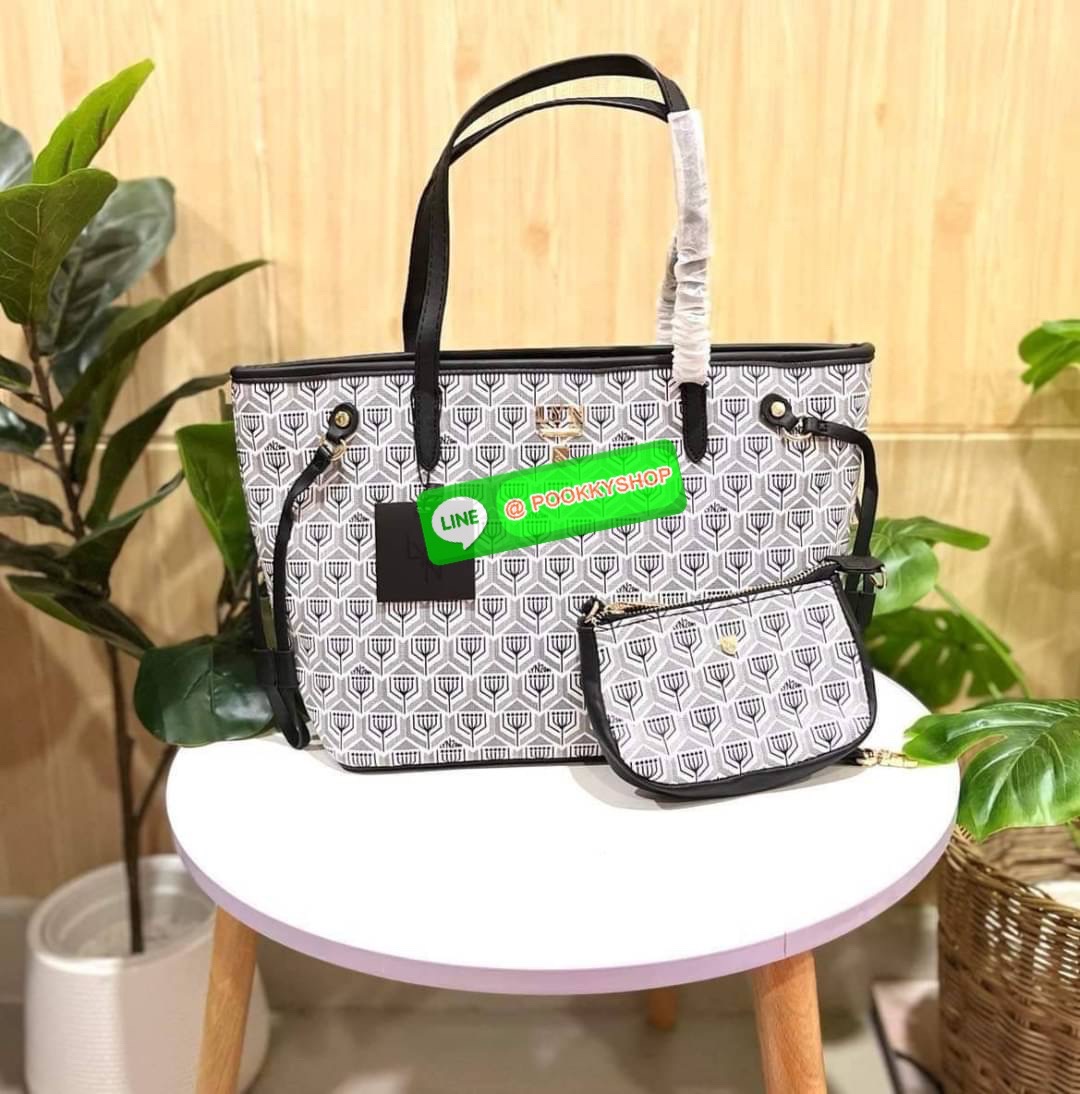 Lyn สะพายข้าง ทรงช็อปปิ้ง ใบใหญ่ใส่ของได้เยอะ มาพร้อมใบลูก 1 ใบนะคะ โทนสีพาสเทล น่ารักน่าใช้มากค่า