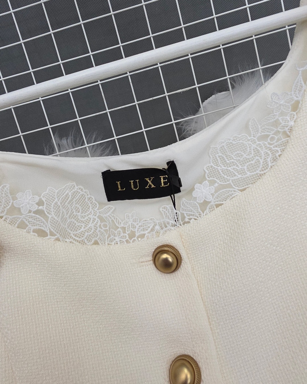 เสื้อแฟชั่น Luxe Lace Detail Button Vest
