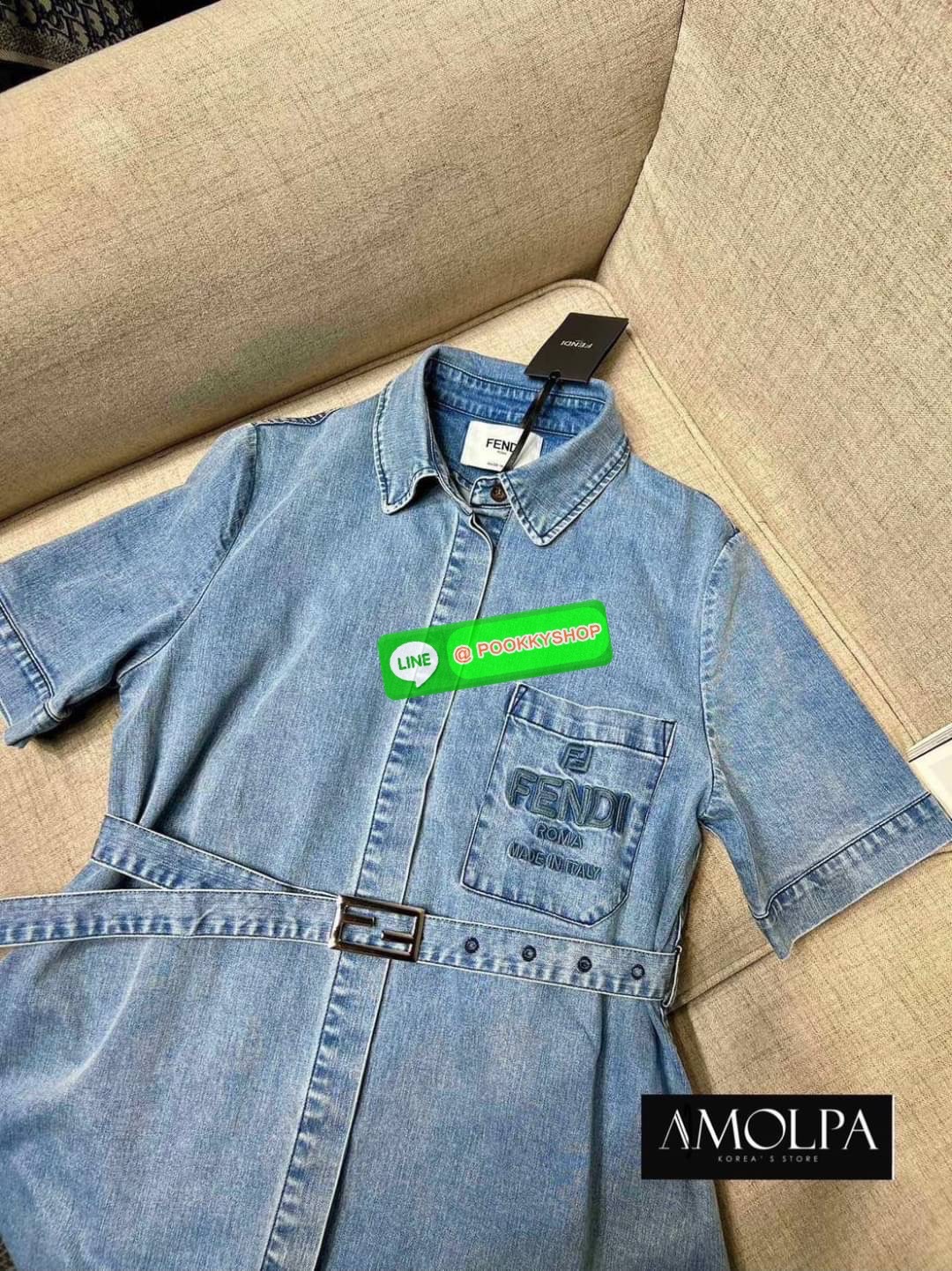 LONG MAXI DRESS FENDI DENIM ยีนส์แท้100เปอ งานไม่หนามาก ใส่สบาย มาพร้อมเข็มขัดผ้า ตัวนี้ ใส่ออกงาน ใส่ทำงาน ใส่เดินห้างชิวๆ บอกเลยว่า งานสวยม๊ากกก สวยหรู ดูแพงสุดๆ งานมีน้ำหนัก ผ้าอย่างดี น่ารักม๊ากก รุ่นนี้พิเศษมากกก รับรองว่าไม่ผิดหวังค่ะ ห้ามพลาดเลยน๊า