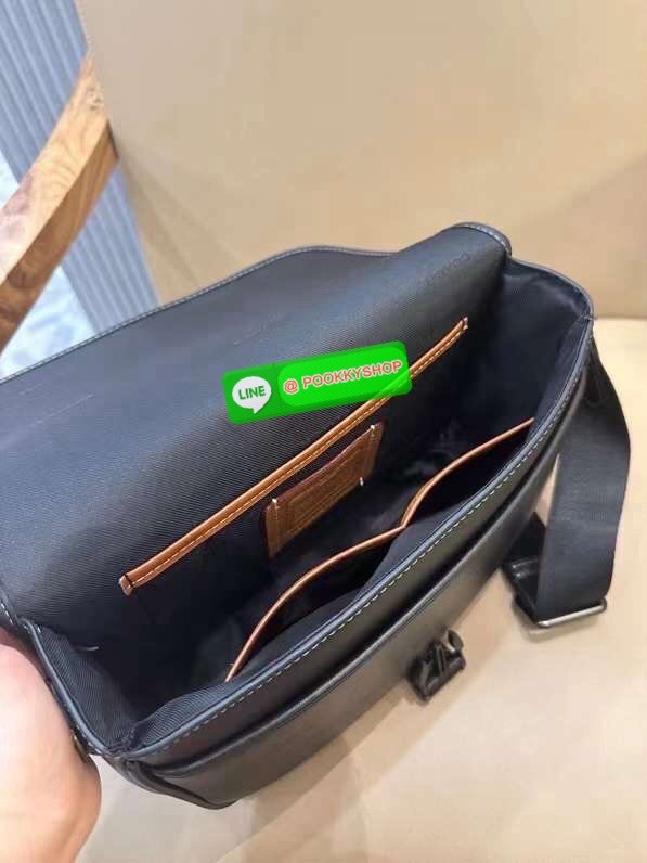 Coach League Messenger Bag PRODUCT DETAILS Smooth leather Inside multifunction pockets Speedclip closure, fabric lining Outside open pocket