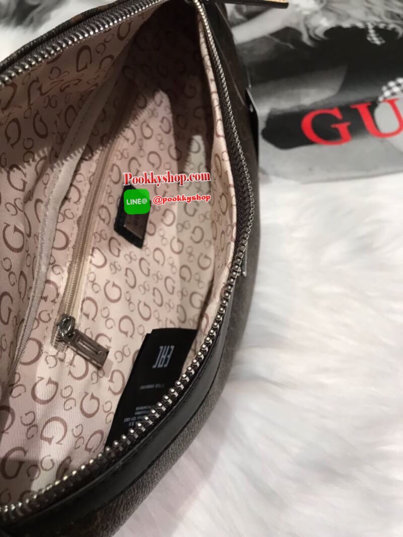 GUESS DIEM LOGO BELT BAG กระเป๋าคาดอกรุ่นยอดนิยม จาก GUESS FACTORY วัสดุ Saffiano PVC คุณภาพดี นิ่ม น้ำหนักเบา ด้านหน้าประดับด้วยโลโก้แบรนด์สุดหรู เปิดปิดกระเป๋าด้วยซิปสะดวกใช้ ด้านในโล่งกว้างมีช่องซิปสำหรับใส่ของ สามารถใส่iphoneได้ทุกรุ่น ซับในลายแบรนด์