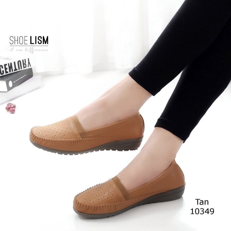 สินค้าพร้อมส่ง งายขายดี มาเพิ่มครบสี พร้อมส่งคร้า!! งานมาใหม่เห็นแล้วโดนใจฝุดๆ รองเท้าคัชชู โลเฟอร์ พิเศษไซส์41 วัสดุหนังนิ่ม แมทซ์กับชุดแนวไหนก้อเข้ากัน ลงตัวสุดๆพูดเลย แบบนี้ใส่สวยมากๆพูดเลย สาวคนไหนพลาด เสียใจแน่นอนคร้า!!!