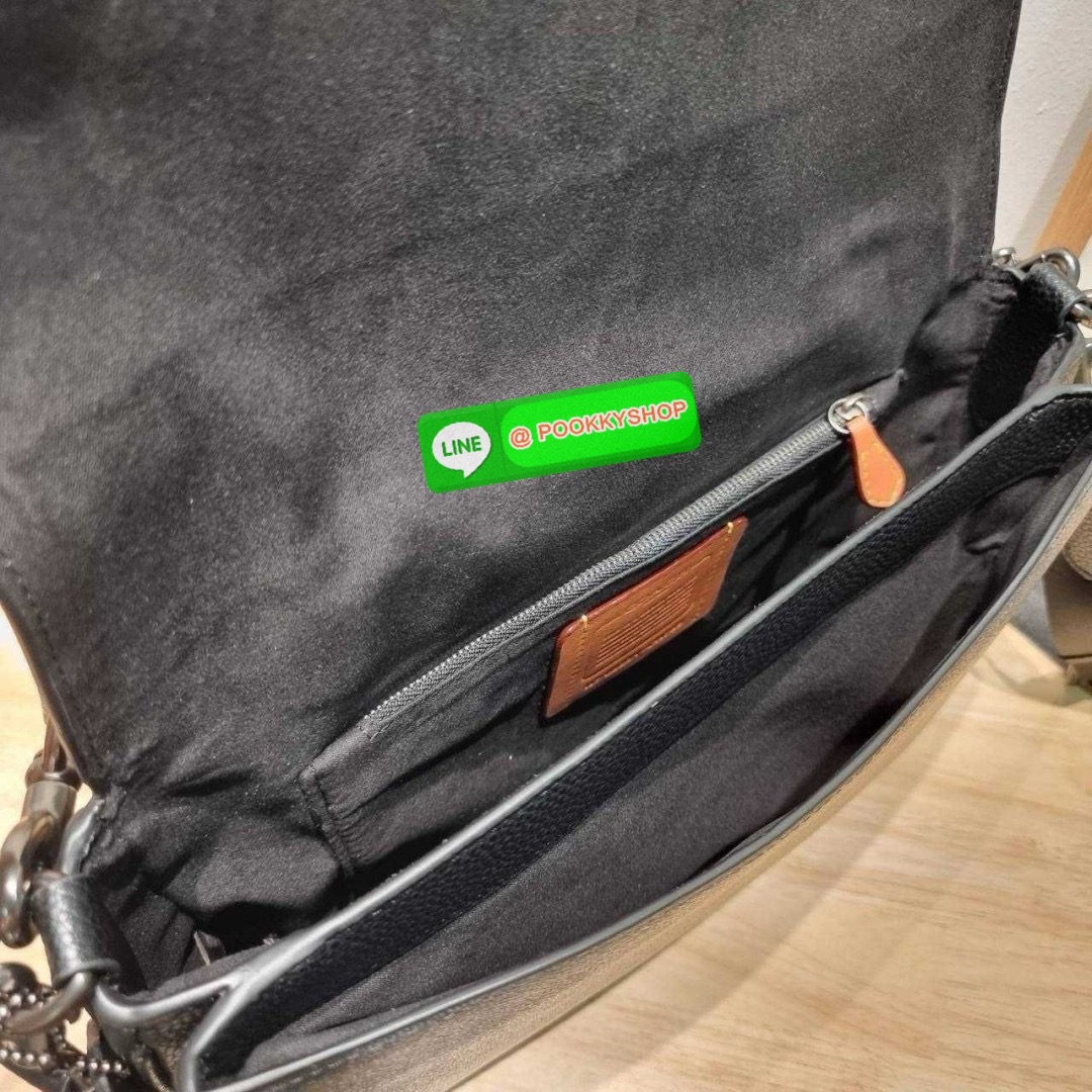 🔆 Model COACH CH769 SOFT TABBY MESSENGER IN SIGNATURE CANVAS 🔆 Details ใหม่ล่าสุด กับไอเท็มที่หนุ่มๆต้องไม่พลาด กระเป๋าทรงแมสเซนเจอร์ใบใหญ่กำลังพอดี พร้อมด้วยสายสะพาย 2 เส้น ให้ได้สะดวกใช้มากขึ้น ทั้งสายสั้นสำหรับจับทุ่นแรง และสายยาวสะพายข