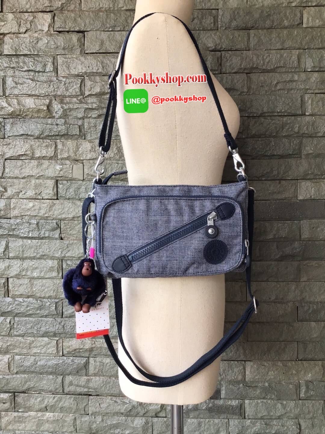 Kipling milos crossbody bag (K13696) กระเป๋าสะพายข้าง crossbody ขนาดกำลังดี มี 2 สาย สายสะพายสั้น ถือเป็นทรงพอรช์(pochette)ถอดเปลี่ยนสลับกับสายยาวได้ มีช่องซิปใช้งาน3ช่อง 2ช่องใหญ่ภายในมีเล็กแยกเป็นสัดส่วน ใส่มินิไอแพค กระเป๋าสตางค์ยาวได้ ด้านหน้ามีช่องซิ