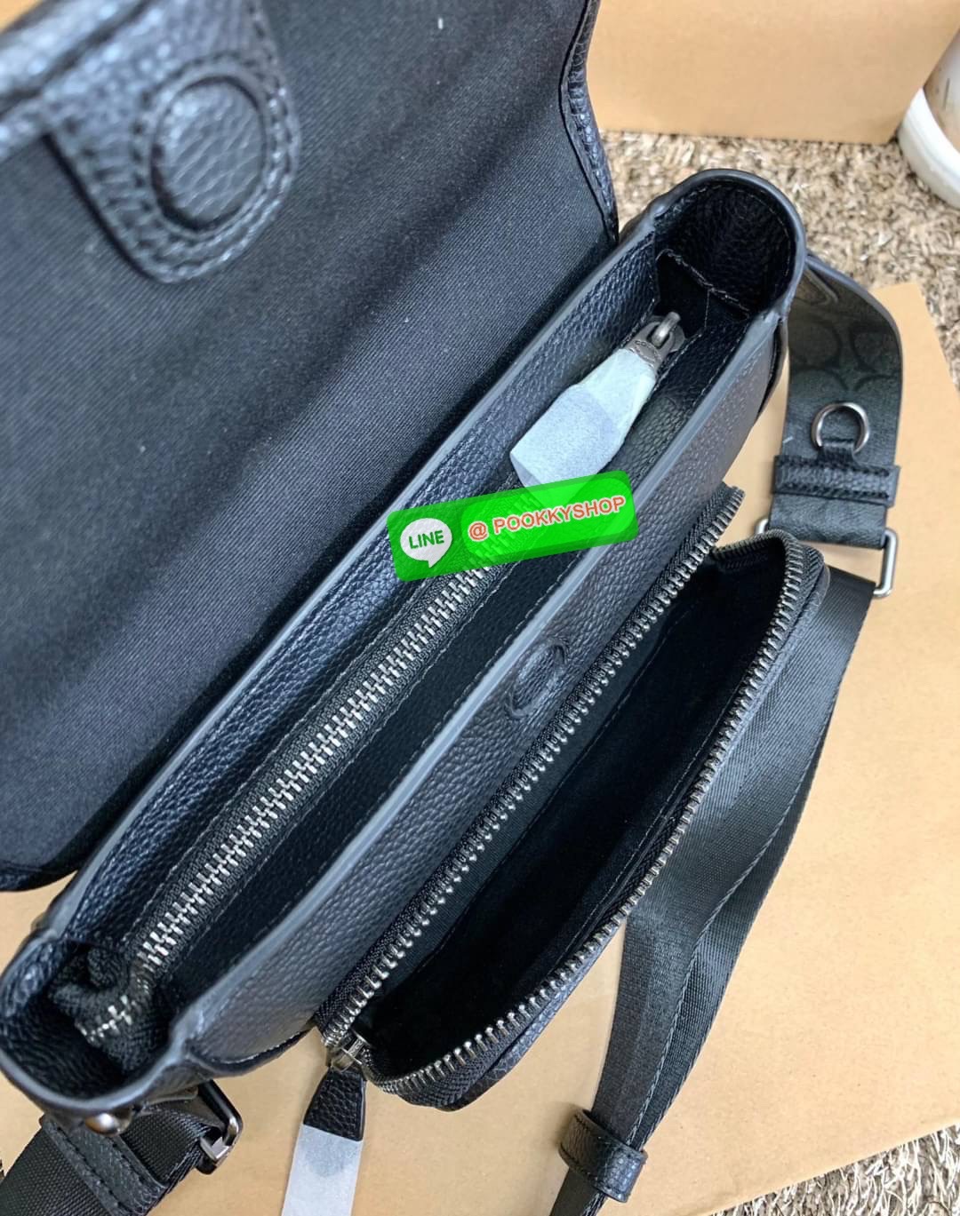 NEW ARRIVAL! COACH SULLIVAN FLAP CROSSBODY IN SIGNATURE ((C9870)) พร้อมส่งก่อนใคร! ทรง สวยเก๋ กระเป๋าสะพายแบบครอสบอดี้ร์ของคุณผู้ชายเค้าเลยค่ะ หนังแท้2แบบสวยงาม น่าใช้มากๆ ✔️รุ่นนี้พิเศษห้อยป้ายแแบรนด์ด้านข้างมาให้2ป้ายเลยค่ะ ด้านหน้ามีช่องซิปใส่มื