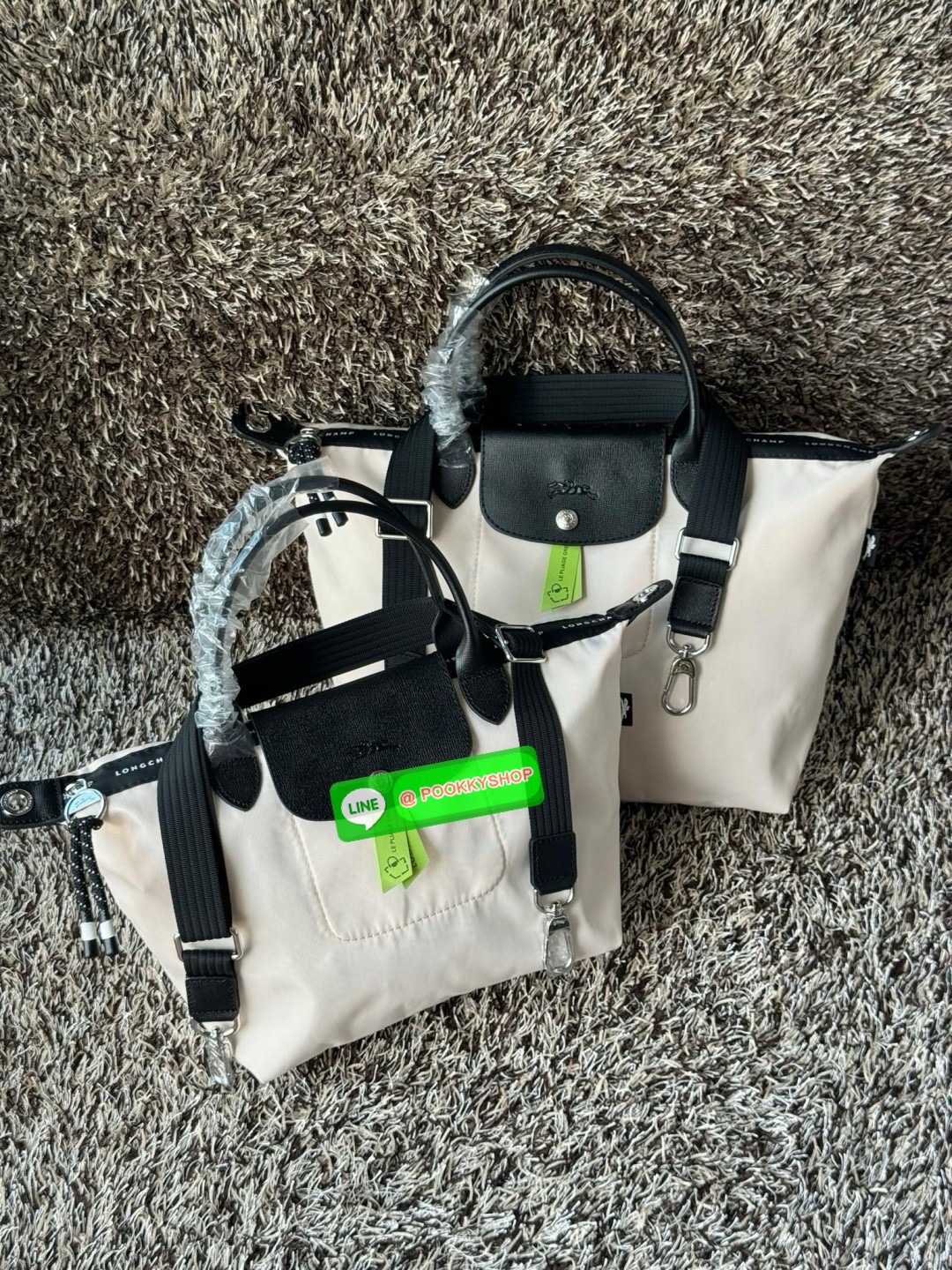 Large Longchamp LE PLIAGE ENERGY L HANDBAG LE PLIAGE รีไซเคิล ECONYLสไตล์สปอร์ต ทันสมัย และใช้งานได้จริง น้ําหนักเบา กระเป๋าใบนี้เป็นเครื่องประดับที่มีเสน่ห์ในอุดมคติที่จะติดตามคุณในทุกกิจกรรมยามเย็นของคุณ มาพร้อมกับสายสะพายไหล่ปรับได้ สามารถพกพาได้ ทั้งแ