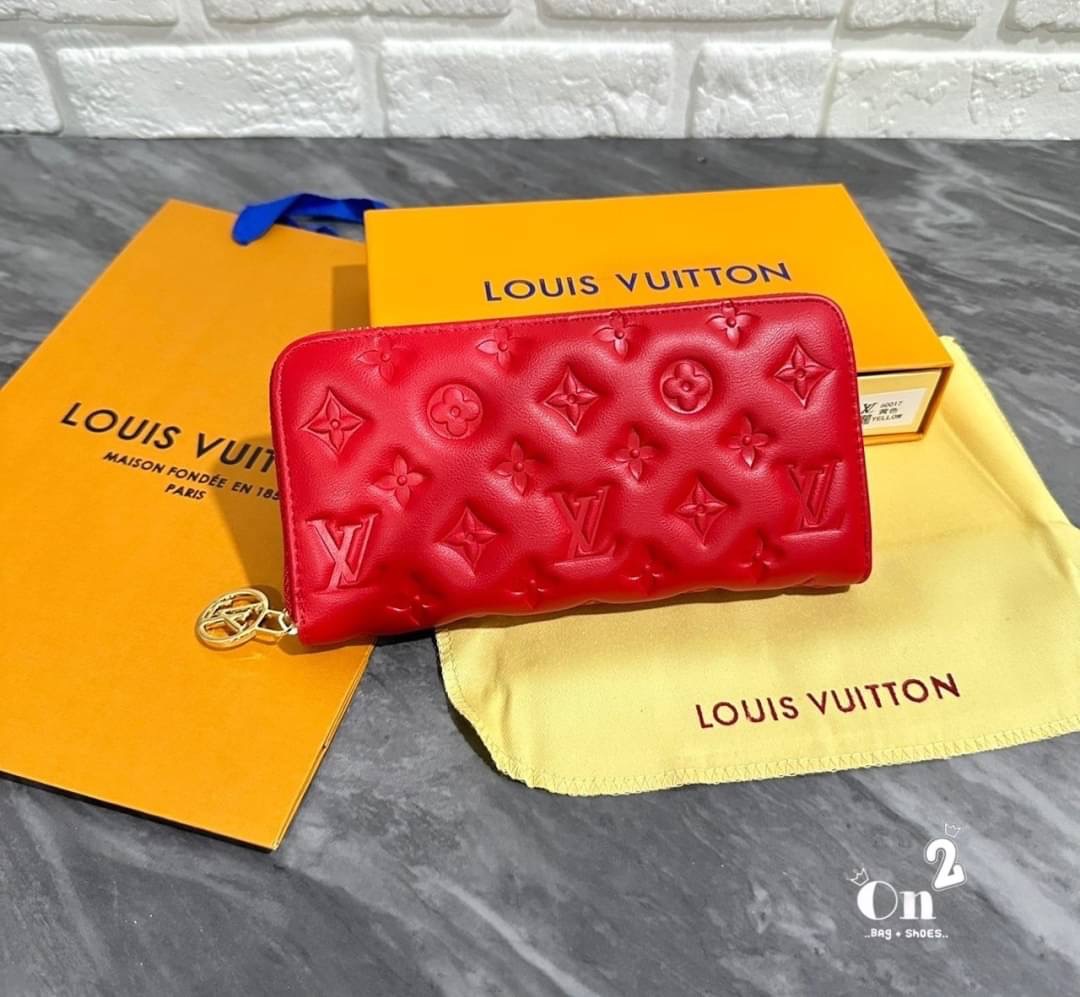 Louis Vuitton LV envelope wallet กระเป๋าสตางค์ใบยาว ใส่การ์ดใส่แบงค์ได้ สวยหรู สีเยอะ เลือกสีสิริมงคลได้ค่ะ เหมาะสำหรับเป็นของฝากของขวัญหรือใช้เองก็เลิศค่ะ