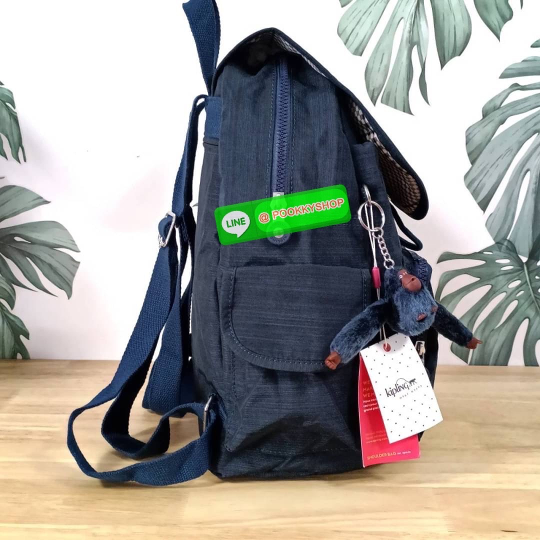 Kipling City Pack Medium Backpack กระเป๋าเป้ Kipling ขนาดกลาง วัสดุ Polyester 100% มีหูหิ้วด้านบน -ด้านหลัง มีซิปหลัง 1ช่องลึก -ด้านข้างมีช่องใส่ของเล็กน้อยทั้ง 2 ด้าน เปิด-ปิด ด้วยกระดุมแม่เหล็ก -ด้านหน้ามีช่องซิปใส่ของแยก 1 ช่อง และ ช่องปรับขนาดด้วยสายล