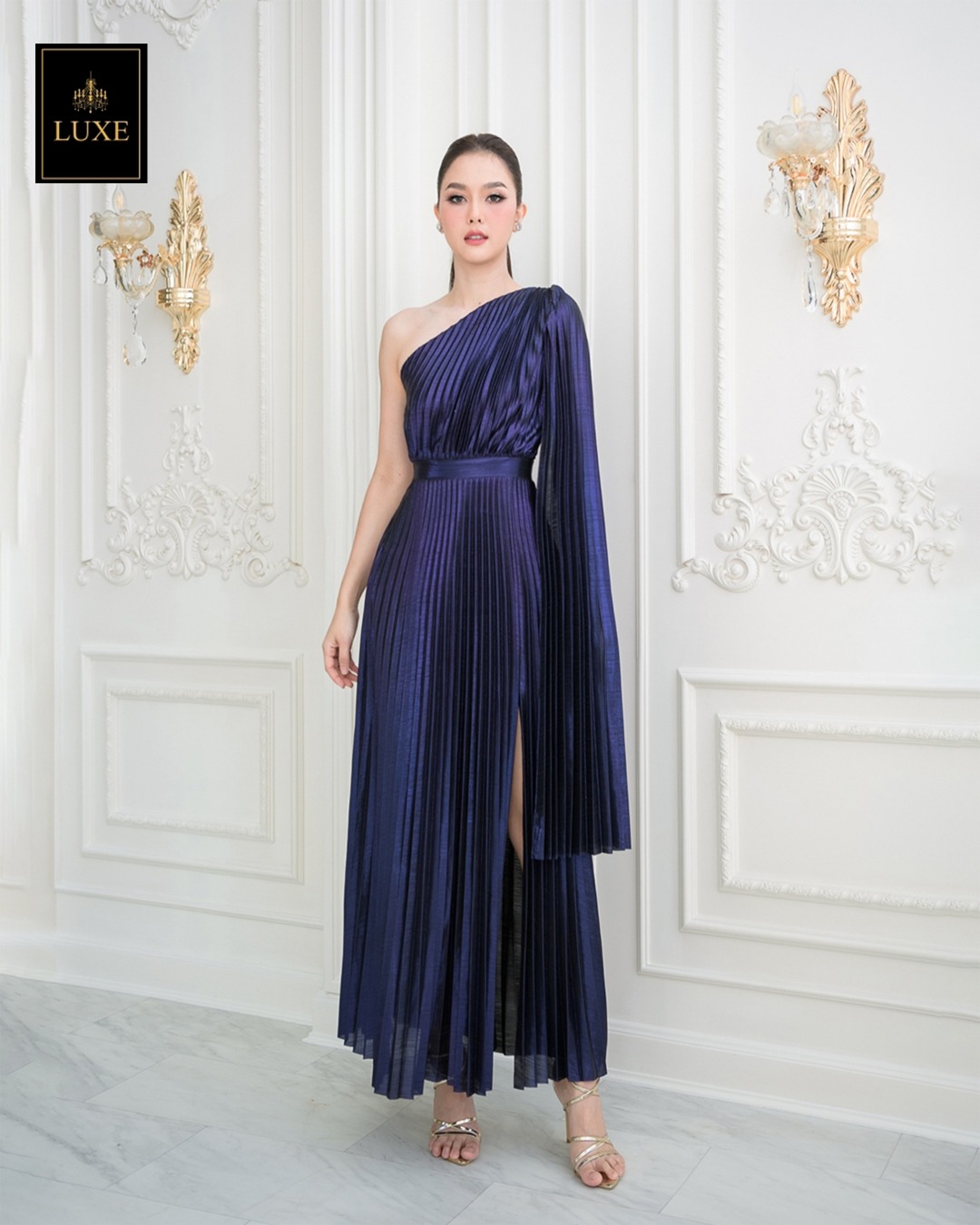 เดรสแฟชั่น แม็กซี่เดรสเสื้อไหล่เดียว ดีเทลผ่าแขนเสื้อด้านใน