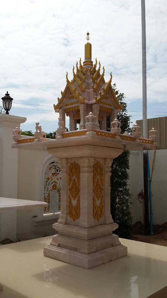 ศาลพระภูมิทรงปราสาท ขนาด ฐานกว้าง 148ซม ยาว 148ซม สูง 295 เซนติเมตร