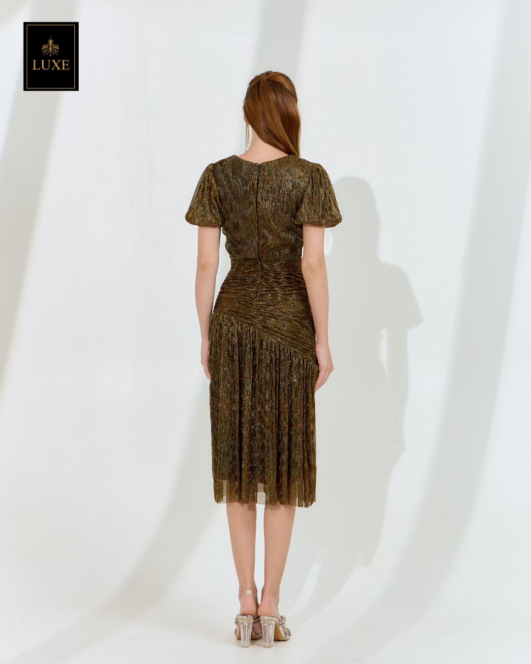 เดรสแฟชั่น เดรสเสื้อคอป้าย แขนบอลลูน กระโปรงเฉลียงทรงเข้ารูป ต่อจีบรูด