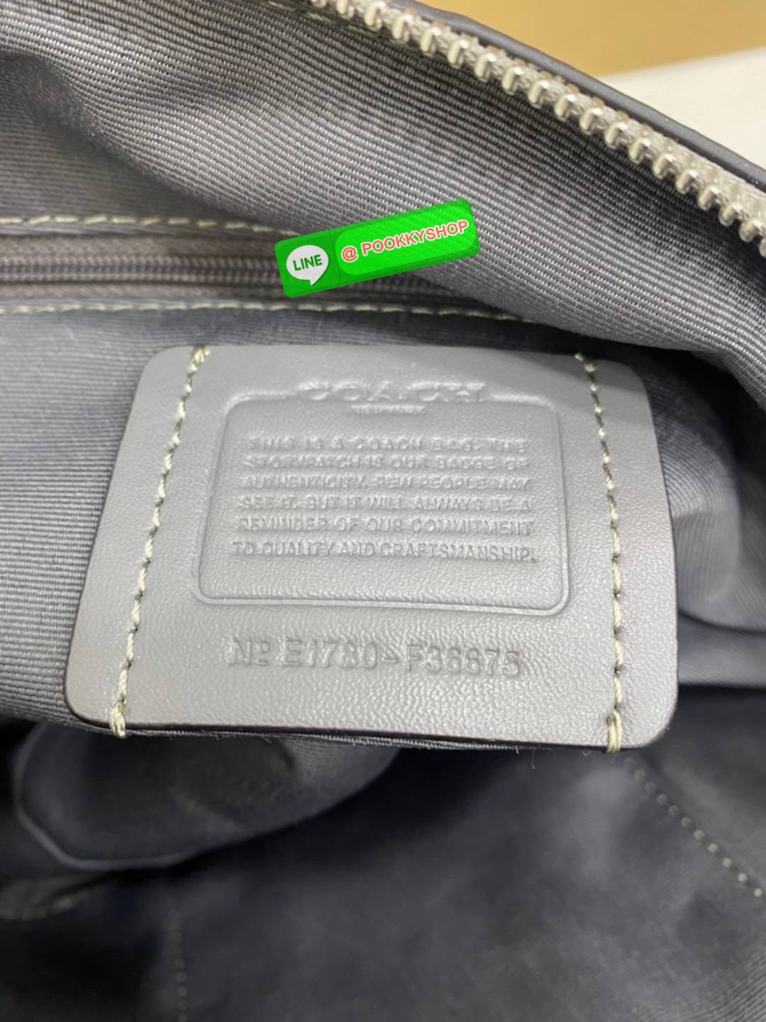 Coach F36675 Pebble Leather Satchel สีแดงหรูหรา | หนังแท้ | ทรงซิปบน | ใบใหญ่จุใจ❤️ สะดุดตาทุกมุมมองกับ Coach F36675 ใบใหญ่ทรงซิปบนที่ใช้งานได้ทุกวัน หนังแท้สัมผัสนุ่ม สีแดงหรูโดดเด่น ตัดกับฮาร์ดแวร์ทองอย่างลงตัว ใส่ของได้จุใจ ทั้งกระเป๋าสตางค์ มือ