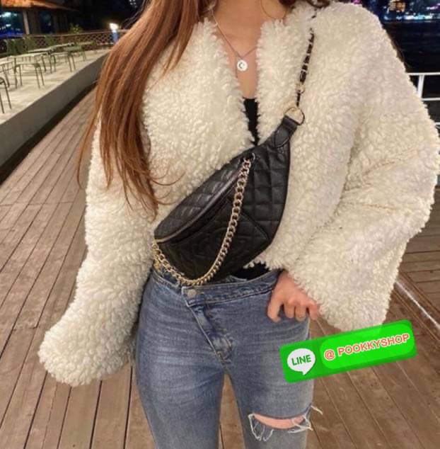 พร้อมส่งรุ่นยอดฮิต! Chanel Waist Bag With Chain VIP Gift With Purchase (GWP) รุ่น Limited พรีเมี่ยม Chanel Perfume Counter กระเป๋าสะพาย คาดเอว หรือคาดอกรุ่นใหม่ล่าสุดวัสดุหนังคาเวียร์ลายตารางเปิดปิดด้วยซิปห้องอะไหล่แบรนด์ สะดวกใช้ ภายในมีโลโก้ ใส่มือถือ i