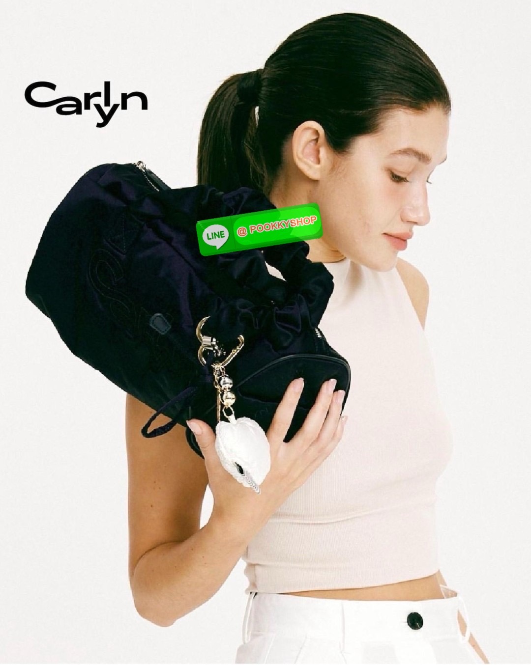 NEW ARRIVAL! น้องใหม่ล่าสุด มีความน่ารักไม่ไหวค่าสาวๆ CARLYN TIA MINI BAG พร้อมส่ง! สุดคิ้วท์ไปกับน้องสไตล์สายเกากันค่า ด้วยดีไซด์ใหม่ วัสดุไนล่อนอย่างดี ปักลายแบรนด์ทั้งใบสวยงาม