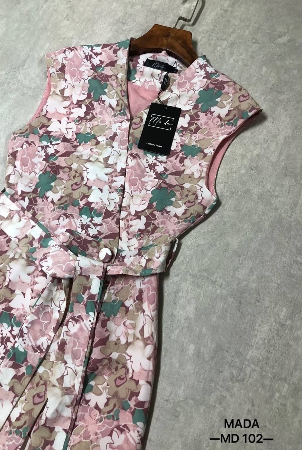 Dress ผ้าลายทรงป้ายหน้า ผูกเอวเก๋ๆ รุ่นนี้ใส่เป็นเดรสตัวเดี่ยวหรือจะใส่เป็นเสื้อคลุมปล่อยๆก็เก๋ งานดี 👍🏻 เย็บติดซัปในทั้งตัว