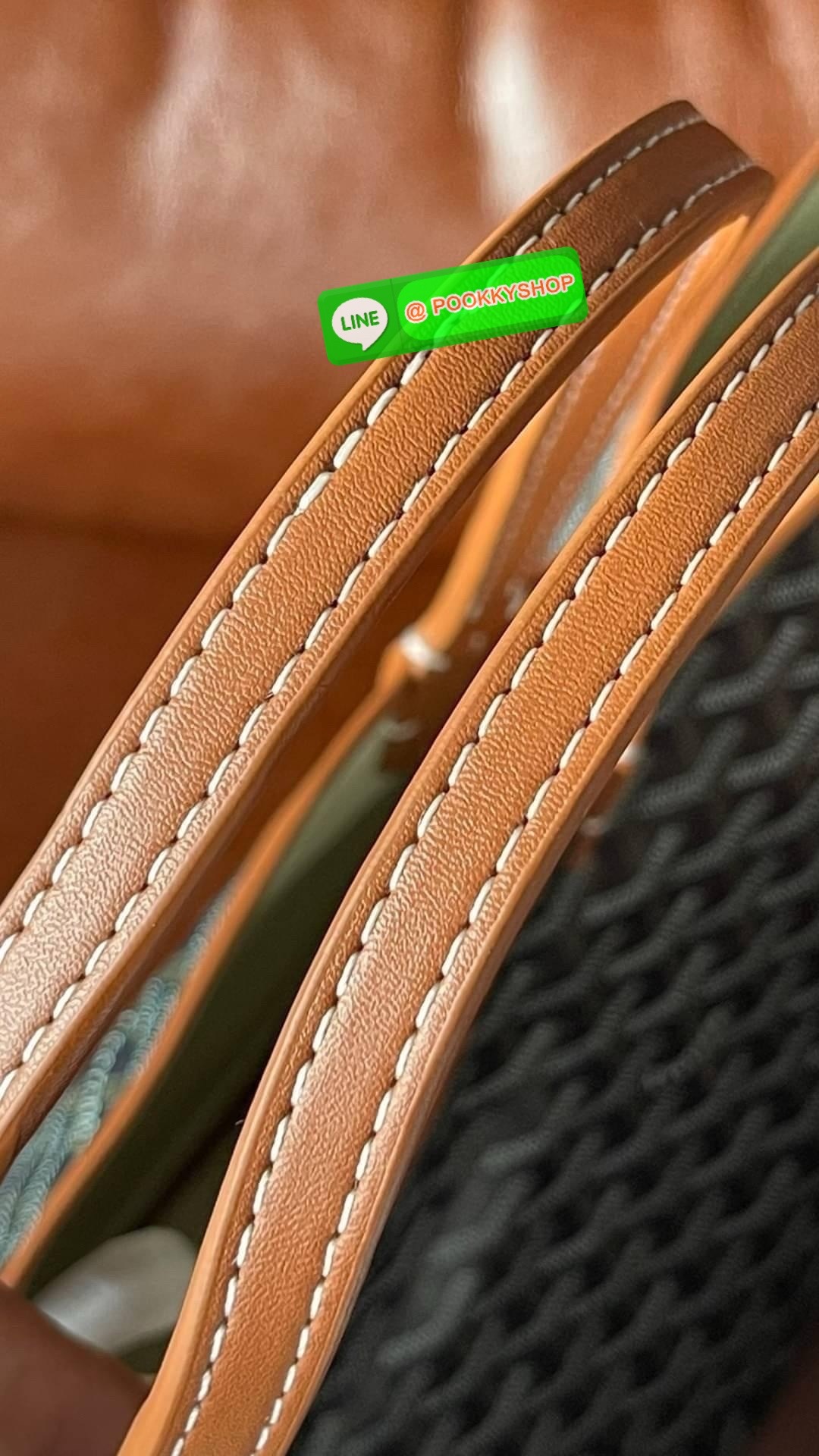 GM SIZE Goyard Saint Louis Claire-Voie GM Bag กระเป๋า Saint Louis GM มาในรุ่นลิมิเต็ดอิดิชั่นในผ้าใบ Goyardine Claire-Voie Grege สุดพิเศษใหม่ ผ้าใบเคลือบด้านในและสามเหลี่ยมด้านนอกที่โดดเด่นเป็นสีเดียวกันซึ่งสร้างภาพลวงตาที่สามารถมองเห็นผ่านกระเป๋าได้ กระเ