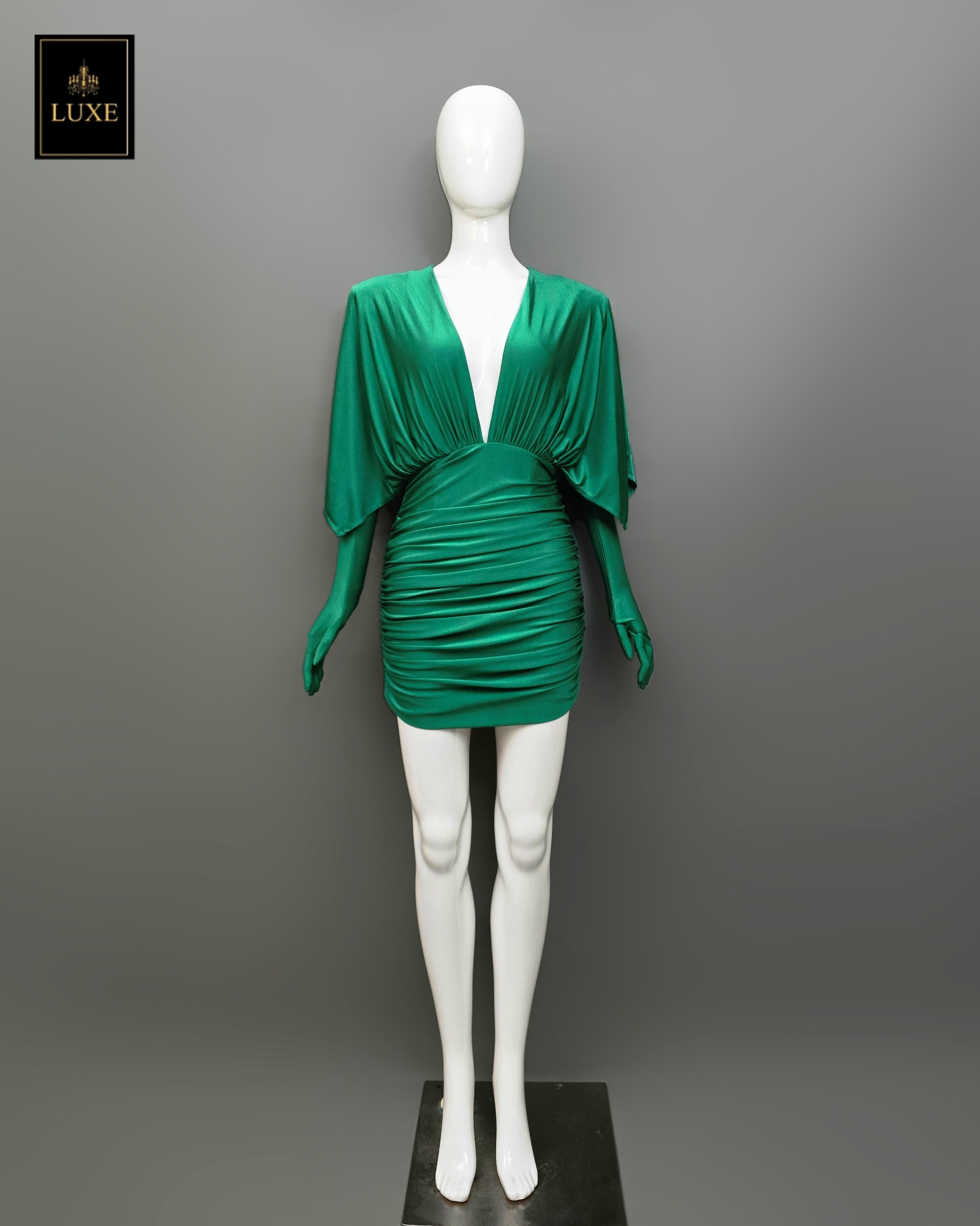 เดรสแฟชั่น เดรสกระโปรงเข้ารูป เสื้อคอวีแขนในตัว มาพร้อมถุงมือยาว