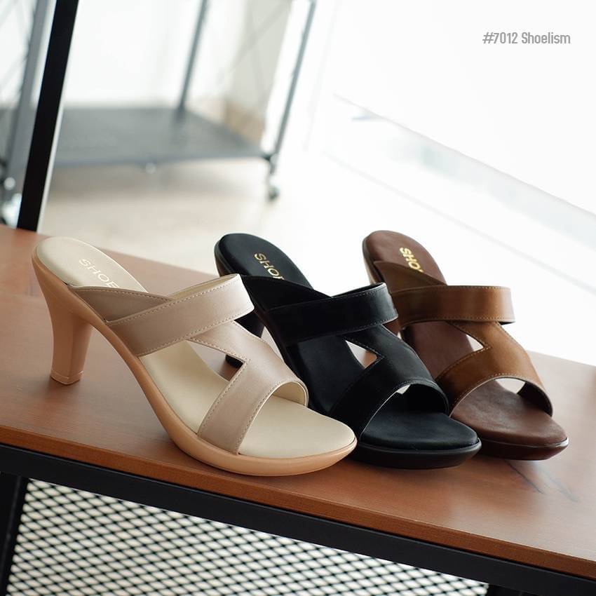 มาใหม่ รองเท้าส้นสูงดีไซน์ใหม่ หนังPU คัทติ้งเนี๊ยบบอกเลยเป็นอีกรุ่นที่งานดีมาก ปังทั้ง 3 สี ไม่จัดไม่ได้แล้วจ้า