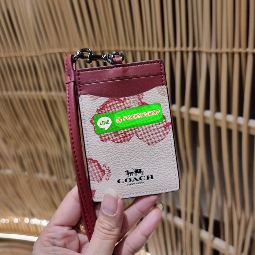 กระเป๋าใส่บัตรคล้องคอ Coach card holder ราคาพิเศษสุดๆ!!! ของหายาก!! ง่ายๆแบบไม่ธรรมดา!! คลาสสิคแต่มีดีเทลโดดเด่น!! กระเป๋าถนอมบัตร พร้อมสายคล้องคอ ดีไซน์ลวดลายสวย ดูดีทุกแบบ ใช้งานง่าย พกพาสะดวก จะใส่บัตรพนักงาน บัตรเครดิต บัตรปชช. ใบขับขี่ และบัตรอื่นๆที