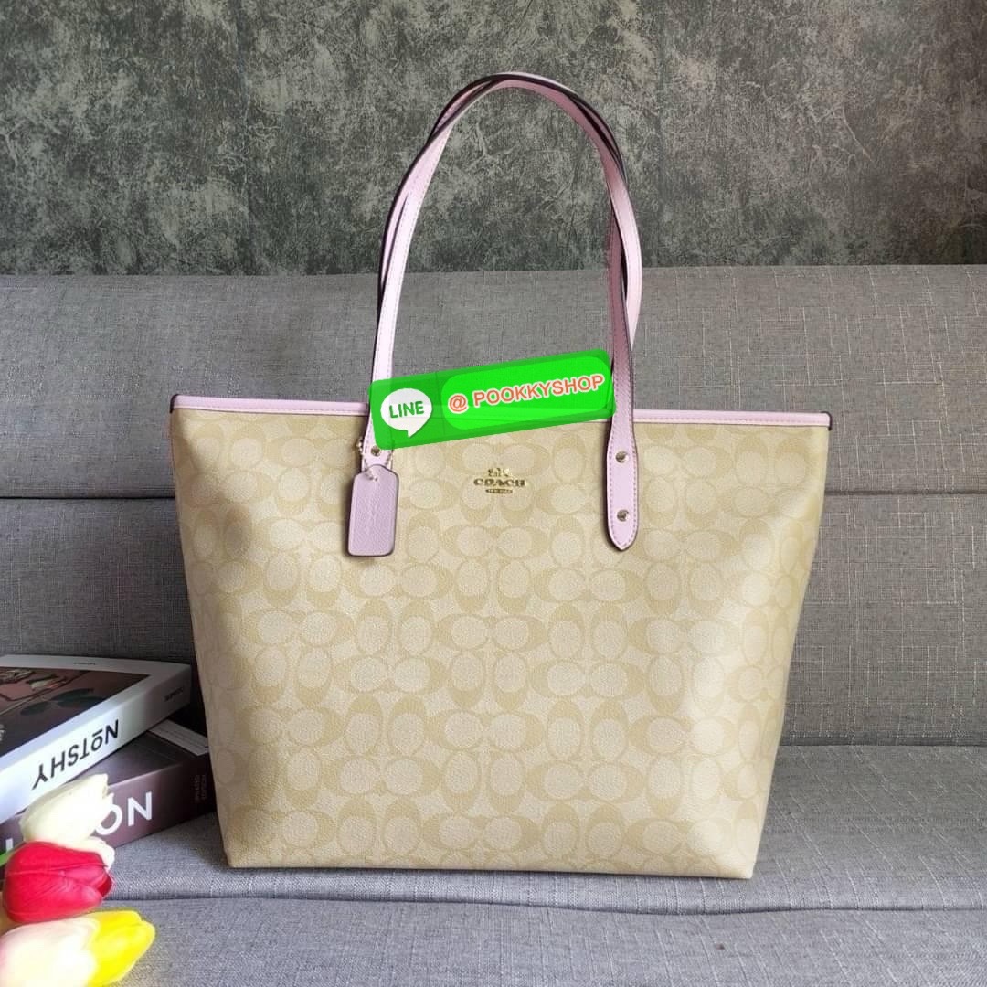 COACH CITY ZIP TOTE IN SIGNATURE COATED CANVAS (COACH F36876) กระเป๋าสะพายทรงช้อปปิ้ง ทรงสวย ทรงยอดนิยมใบใหญ่ยุของได้เยอะ หนังcanvas ลาย C Signature สายหนังแท้ สะพายขึ้นไหล่ได้สวย ใบใหญ่ ใช้งานง่าย มีซิปปิดด้านบน มีผ้าบุด้านใน มีช่องซิป