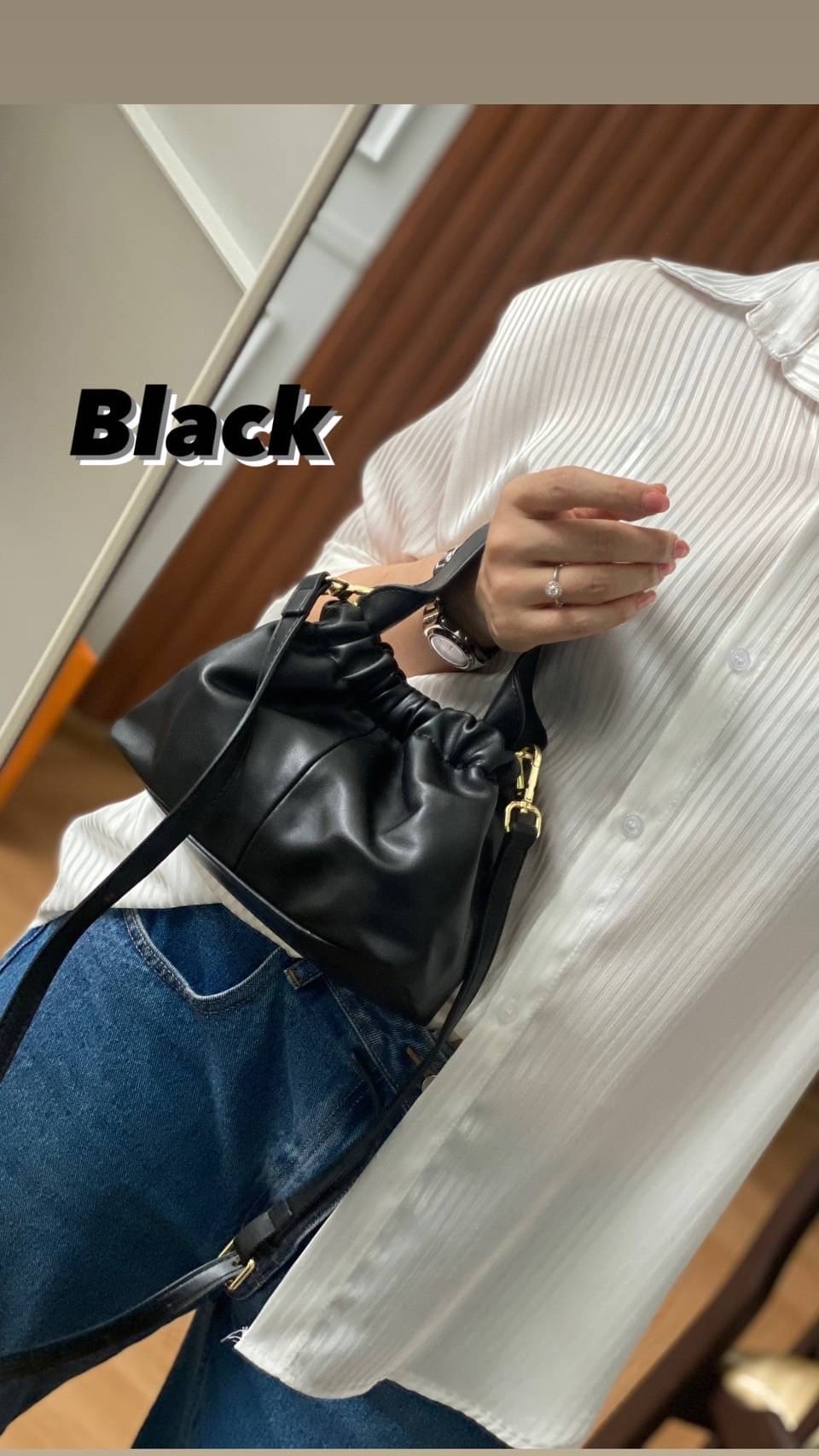 Soft Pu with Delicious color size 22x10x16 cm กระเป๋าน่ารัก สไตล์เกาหลี สีสันสดใส หนังพียูนุ่ม มาพร้อมสายสะพาย 1 เส้น แมชได้หลายลุค น้ำหนักเบา จุของได้เยอะค่า