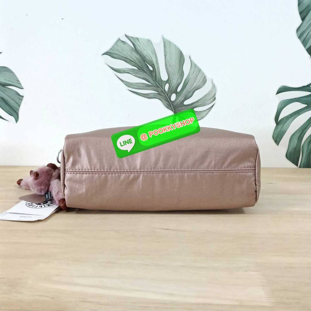 KIPLING Monkey program K16217 Seoul up sling bag รุ่น 3 ซิป สะพายข้าง ขนาดเล็กทรงสี่เหลี่ยมผืนผ้า วัสดุ Nylon 100% หลากหลายฟังก์ชั่นใช้งาน ครบครันในใบเดียว