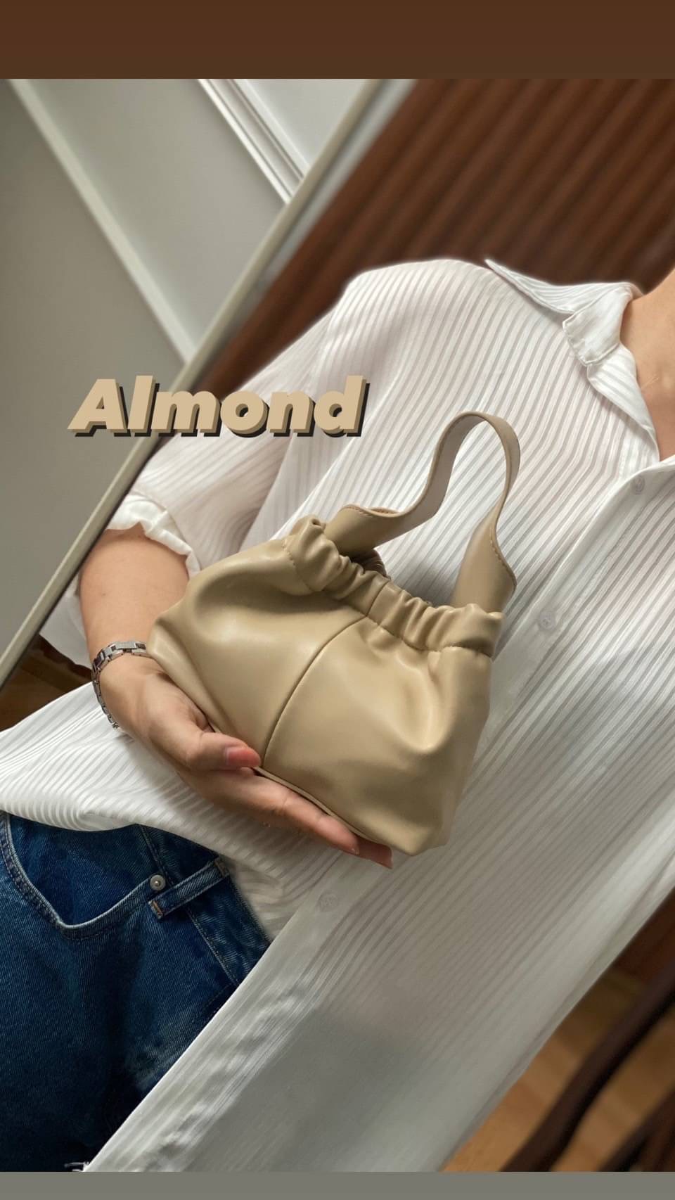 Soft Pu with Delicious color size 22x10x16 cm กระเป๋าน่ารัก สไตล์เกาหลี สีสันสดใส หนังพียูนุ่ม มาพร้อมสายสะพาย 1 เส้น แมชได้หลายลุค น้ำหนักเบา จุของได้เยอะค่า