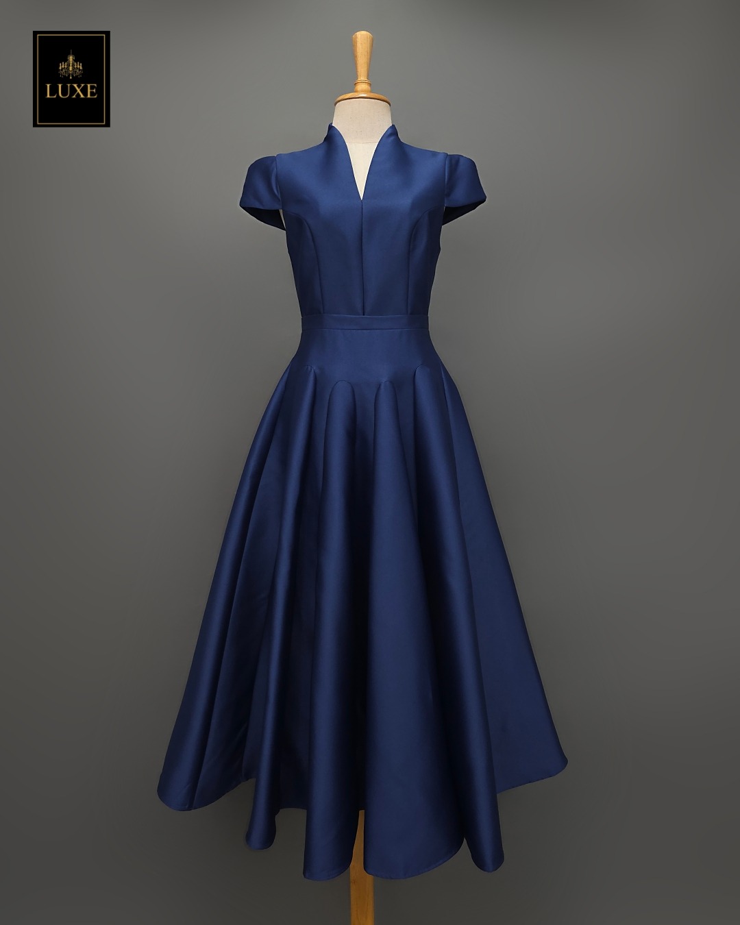 เดรสแฟชั่น เดรสเสื้อคอตั้ง แขนสั้น กระโปรงบาน