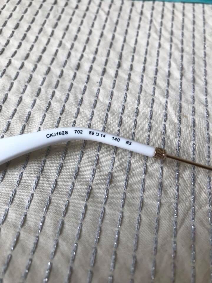 Calvin Klein Jeans CKJ162S สวยมากๆรุ่นนี้พลาดไม่ได้ อุปกรณ์ครบ พร้อมกล่องผ้าเช็ดแว่น กันแดดกันยูวี 100%