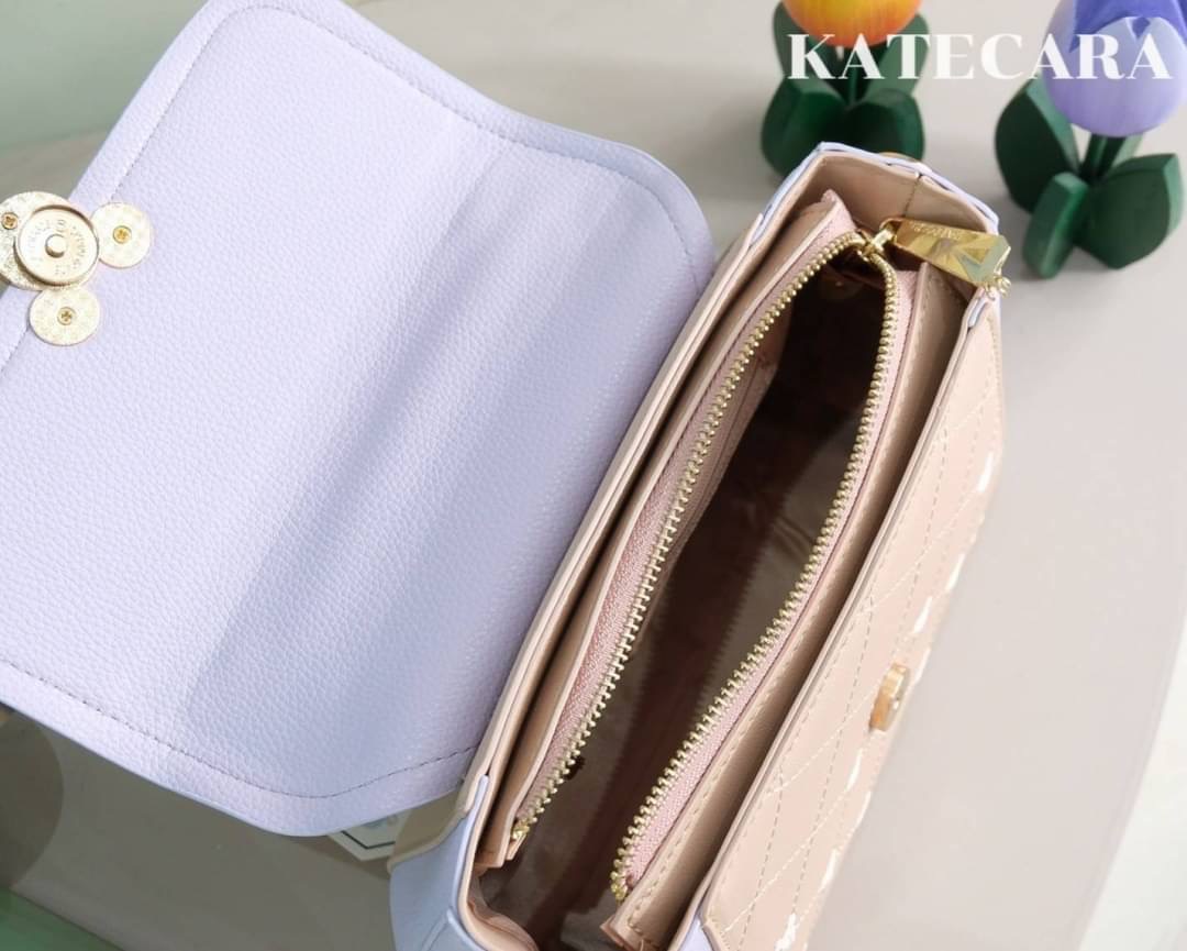 ว๊าวววๆๆ สวยมาก แบรนด์แท้ KATECARA หน้ามิกกี้ สีทรูโทน พาสเทล สวยหวานละมุล มี2 สาย งานสวยมากๆ คะ