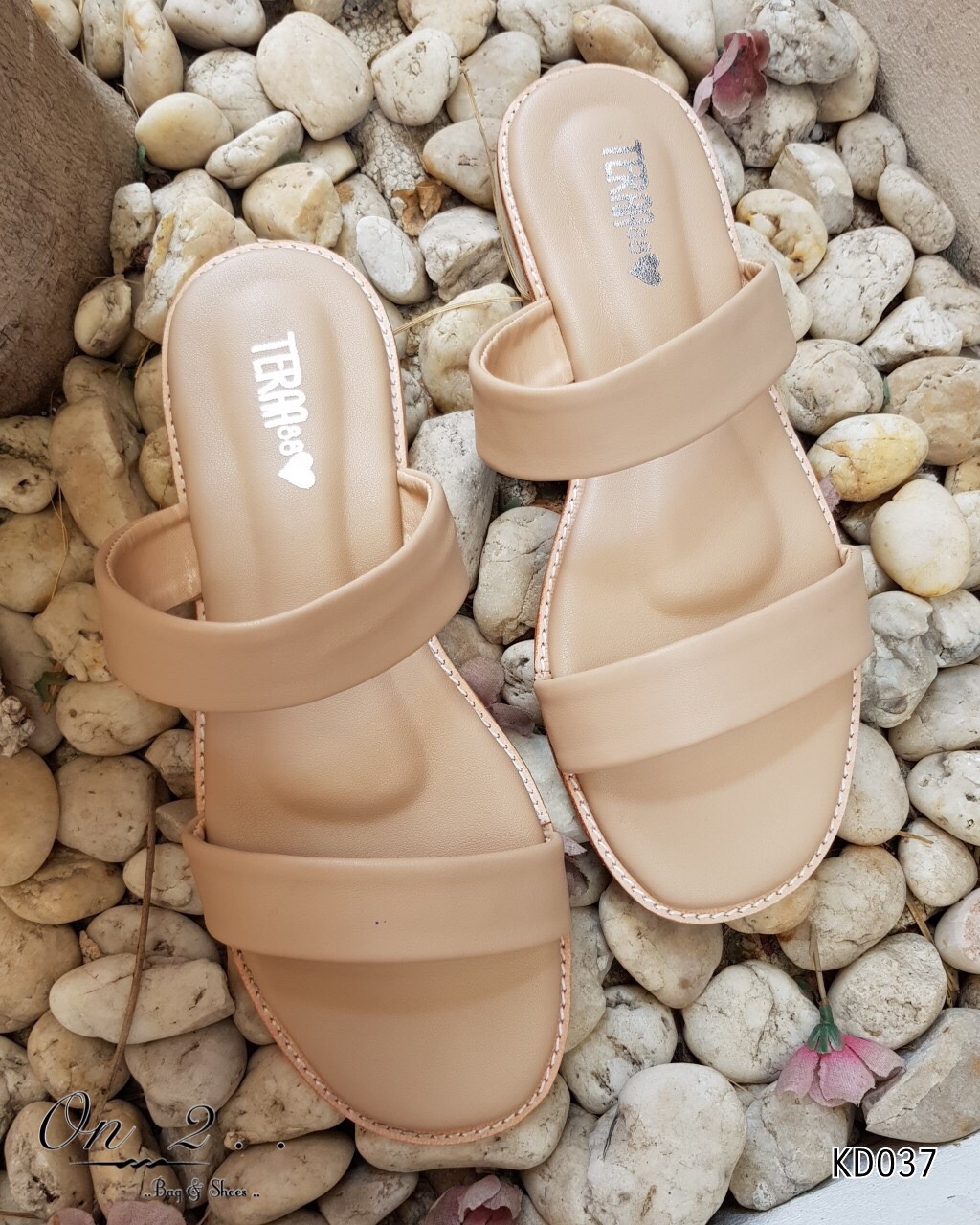 Zara Shoes แตะสองตอนงานหนัง Zara style หนังเรียบสีสวยพื้นนิ่มงานจริงใส่สวยคะ มา 4 สี