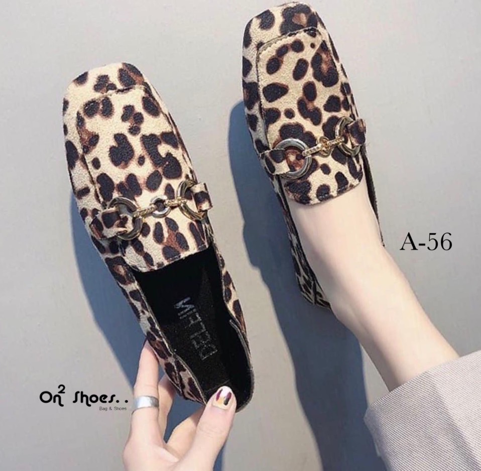 รองเท้าคัชชูลายเสือน่ารักรุ่นนี้เย็บหลังแบบพับได้ ใส่ได้2แบบใส่เหยียบส้นหรือใส่แบบปกติได้ค่ะ งานดี งานมีกล่องพร้อมส่ง1 สีค่ะ