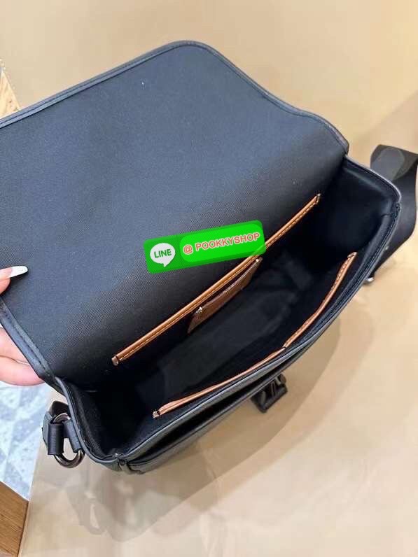 Coach League Messenger Bag PRODUCT DETAILS Smooth leather Inside multifunction pockets Speedclip closure, fabric lining Outside open pocket