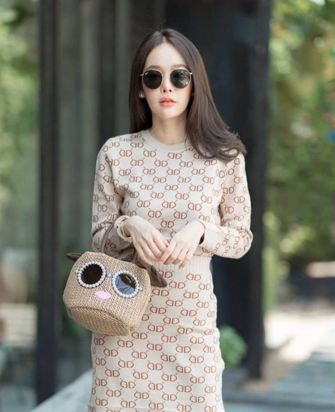 กระเป๋าดังจากญี่ปุ่น A-jolie ใช้เวลาผลิตนานมากกว่าจะได้วัสดุตัวนี้ บอกเลยเป๊ะสุดๆ สวยทุกจุด อะหลั่ยเด้งไปเลย ได้ไปรับรองไม่ผิดหวังแน่นอนค่า