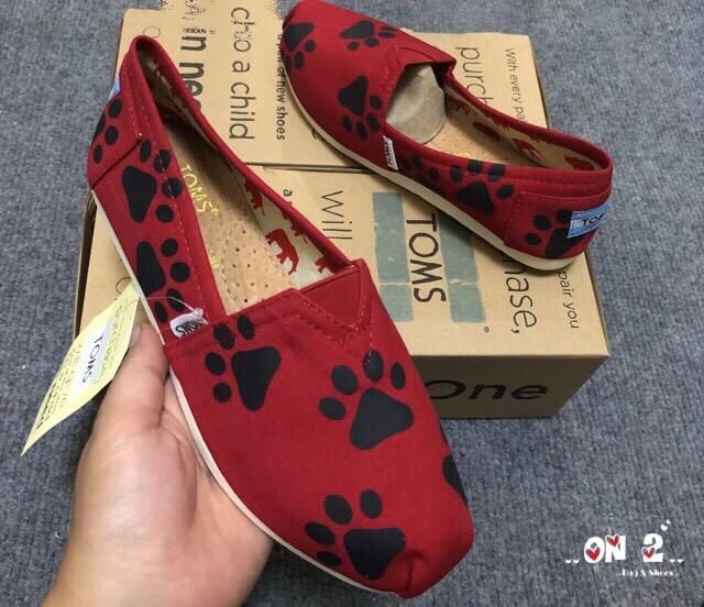 Toms Shoes พร้อมส่งค่ะส่งสุดฮิตรองเท้าสุดป๊อบมาทั้งลายNormal และลาย limited edition ใครรอรุ่นนี้อยู่ห้ามพลาดนะคะ