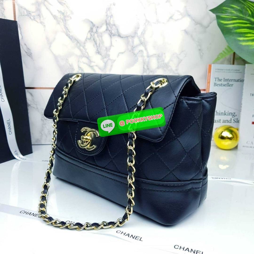 CHANEL BAG VIP GIFT WITH PURCHASE (GWP) จาก CHANEL DUTY FREE COUNTER (CHN814) กระเป๋าสะพาย มีใบเล็กขนาดน่ารักไว้ห้อยได้ ปรับสะพายไหล่ หรือครอสบอดี้ได้หมด ทรงสวย คุ้มมาก