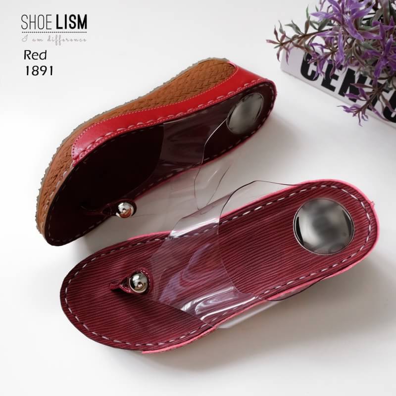 ว้าวว้าวรองเท้าส้นเตารีดหูคีบหน้าใส แต่งมุกด้านหน้าสวยดูแพง รุ่นนี้เพิ่มความแข็งแรงและคงทนด้วยการเย็บรอบบอดี้ สวยเนียบจับใจ