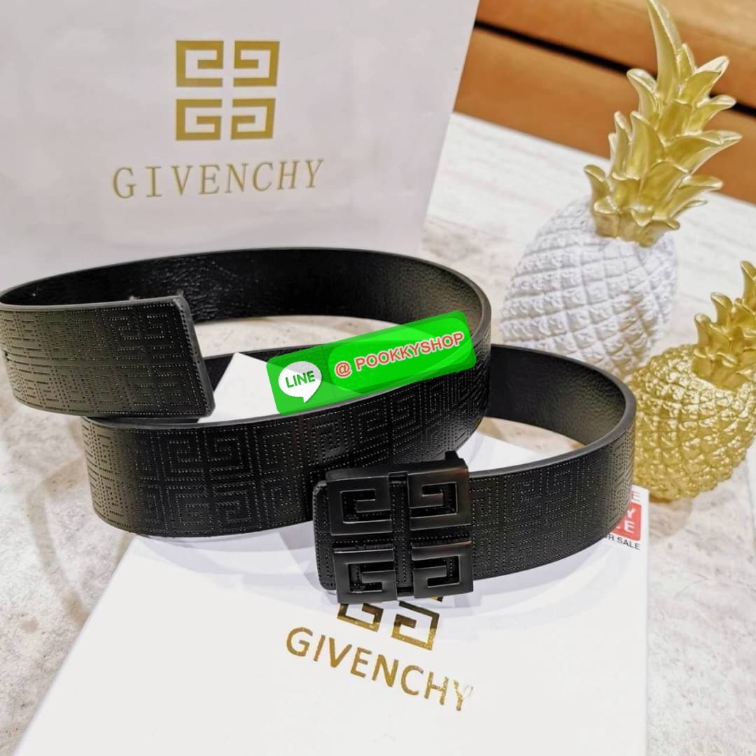 ✨Don't Miss!✨Givenchy Logo Leather Belt VIP Gift With Purchase (GWP) พรีเมี่ยมกิ๊ฟ Limited Edition จาก GIVENCHY PARFUME DUTYFREE วัสดุ Calfskin สีดำปั๊มลายแบรนด์สวยหรูดูดี หัวเข็มขัดโลโก้แบรนด์ 3D สายปรับระดับได้ ดีไซน์คลาสสิคเข้ากับทุก