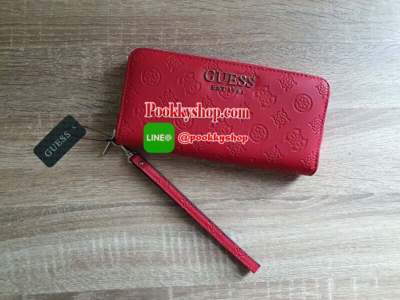 NEW ARRIVAL! GUESS WOMEN'S 2019 LONG WALLET กระเป๋าสตางค์ใบยาวหนังแต่งลายสุดหรู ด้านหน้าประดับโลโก้แบรนด์ เปิดปิดด้วยซิปมาพร้อมสายคล้องมือถอดแยกได้ ด้านหลังมีช่องซิป หัวซิปปั๊มแบรนด์ทุกจุด ภายในมีถึง 4 ช่อง มีช่องใส่ธนบัตรหลายช่อง ช่องซิปกลางและช่องใ