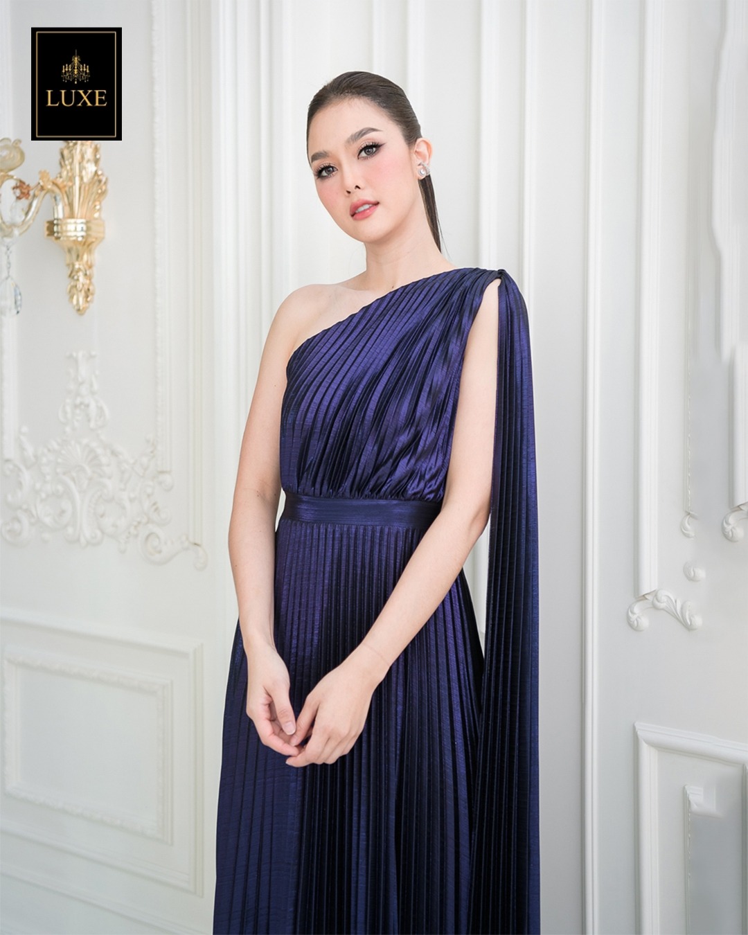 เดรสแฟชั่น แม็กซี่เดรสเสื้อไหล่เดียว ดีเทลผ่าแขนเสื้อด้านใน